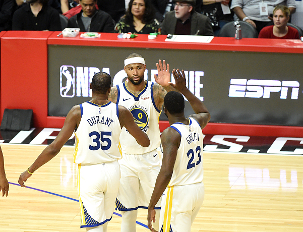 里程碑夜布莱顿造点机会，欧篮联赛后刷纪录，球迷炸锅，轮换策略成焦点