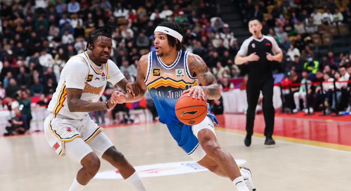 冲刺阶段CBA季后赛传出新动向，新奥尔良鹈鹕防线松动，管理层表态：目标明确，年轻球员得到机会